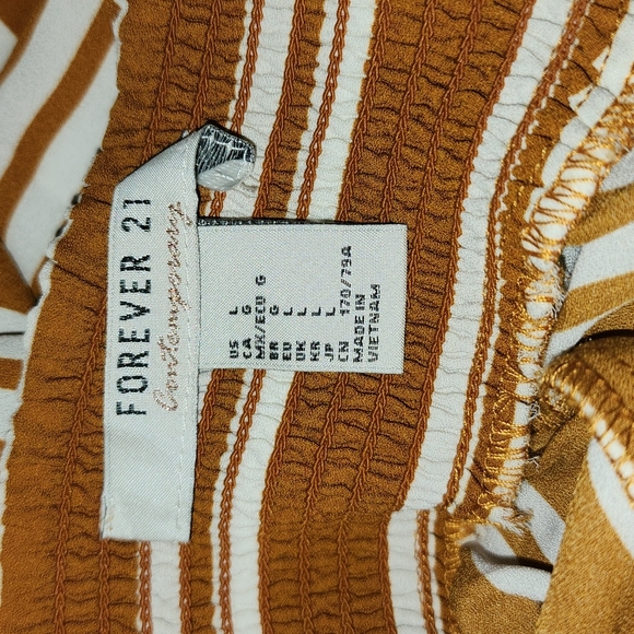 Forever 21 - Picture 3 of 3